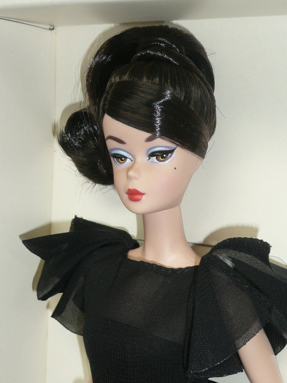 

Коллекционная Кукла Барби Силкстоун Маленькое чёрное платье - Classic Black Dress Brunette Silkstone Barbie