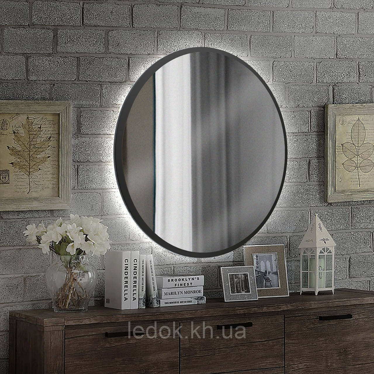 Круглое зеркало в черном цвете с подсветкой 800 мм   в .