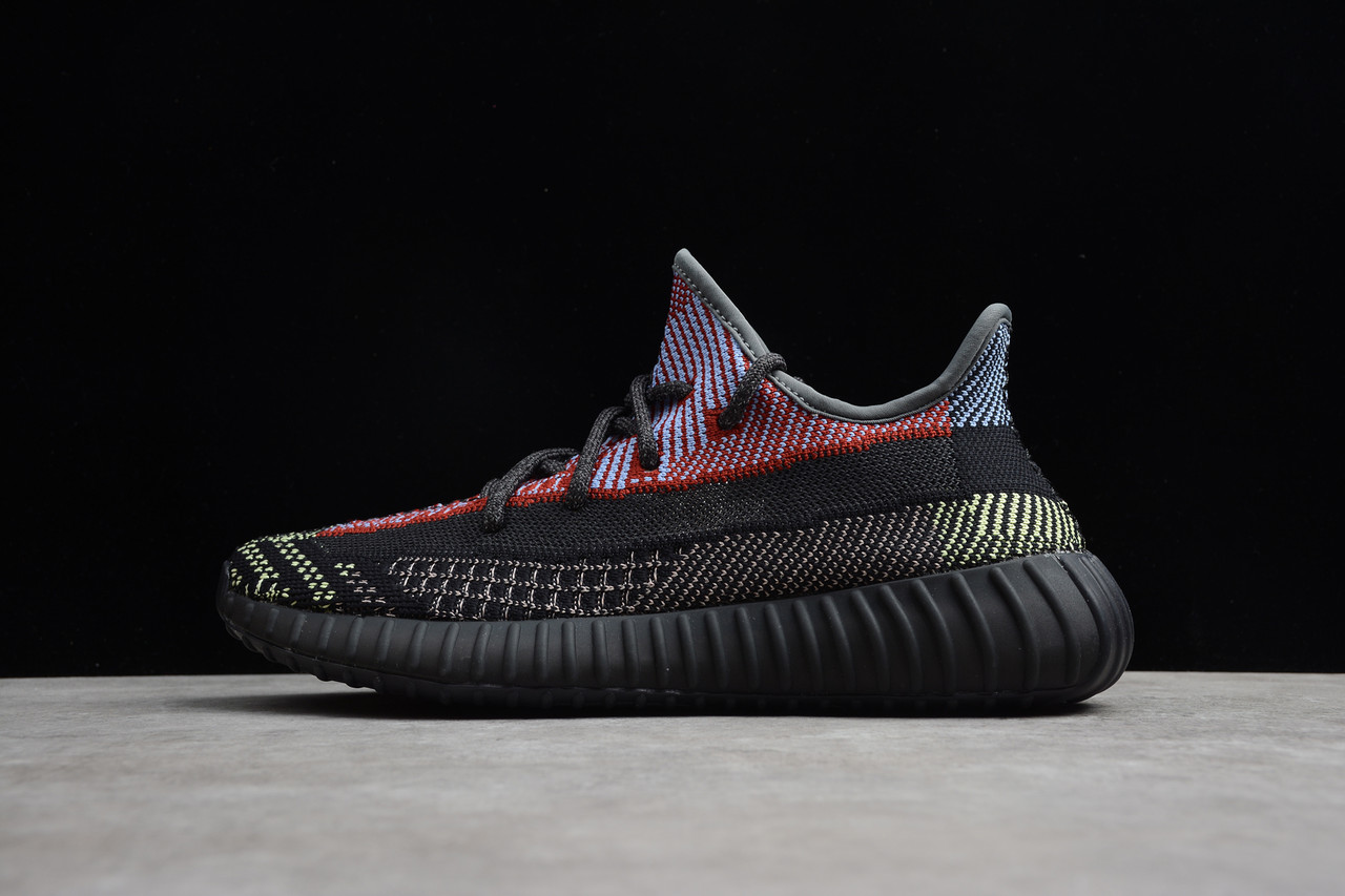 

Кроссовки мужские Adidas Yeezy Boost 350 V2 / ADM-2661 (Реплика), Черный