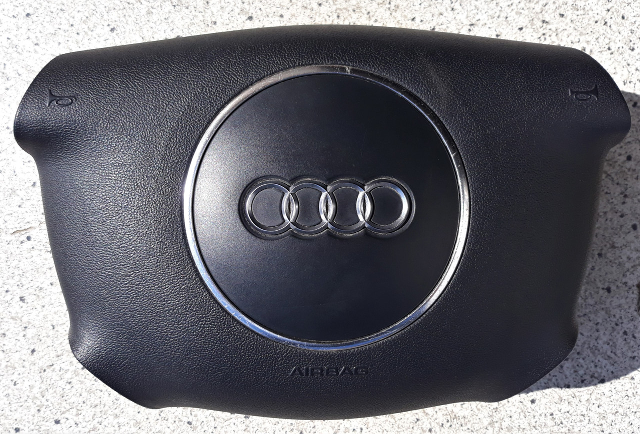 

Airbag подушка безопасности водителя Audi A4 B6 8E0880201AE