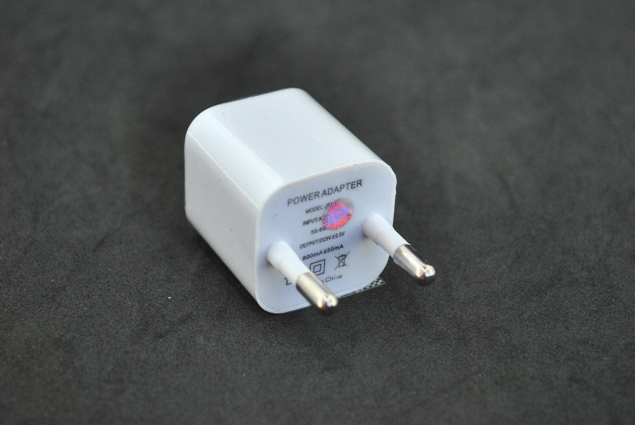 

Зарядное устройство JF3A777 (1USB/800 mAh) White (тех.пакет)