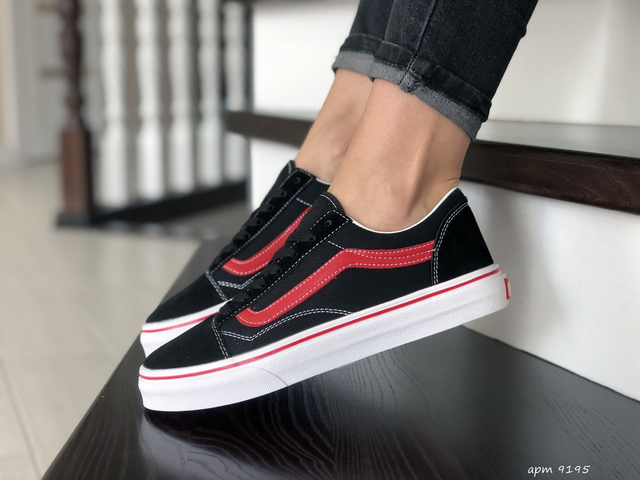 

Кеды женские Vans черные, Ванс. Дышащая ткань, натуральная замша, прошиты. Код SD-9195 41, Черный