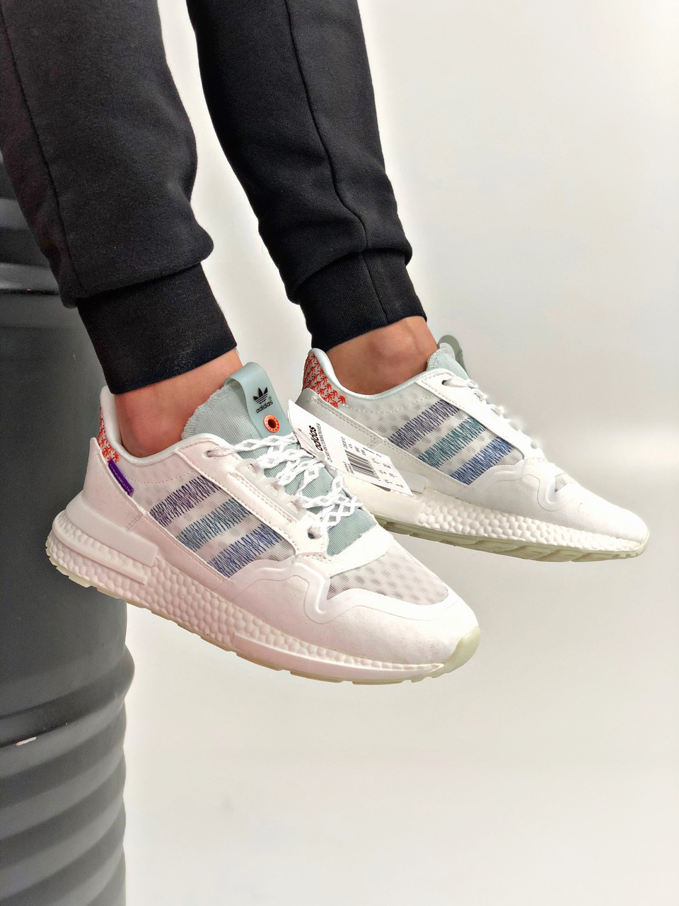 

Кроссовки женские Adidas ZX 500 RM Commonwealth белые, Адидас. Натуральная замша, прошиты. Код Z-2105 40