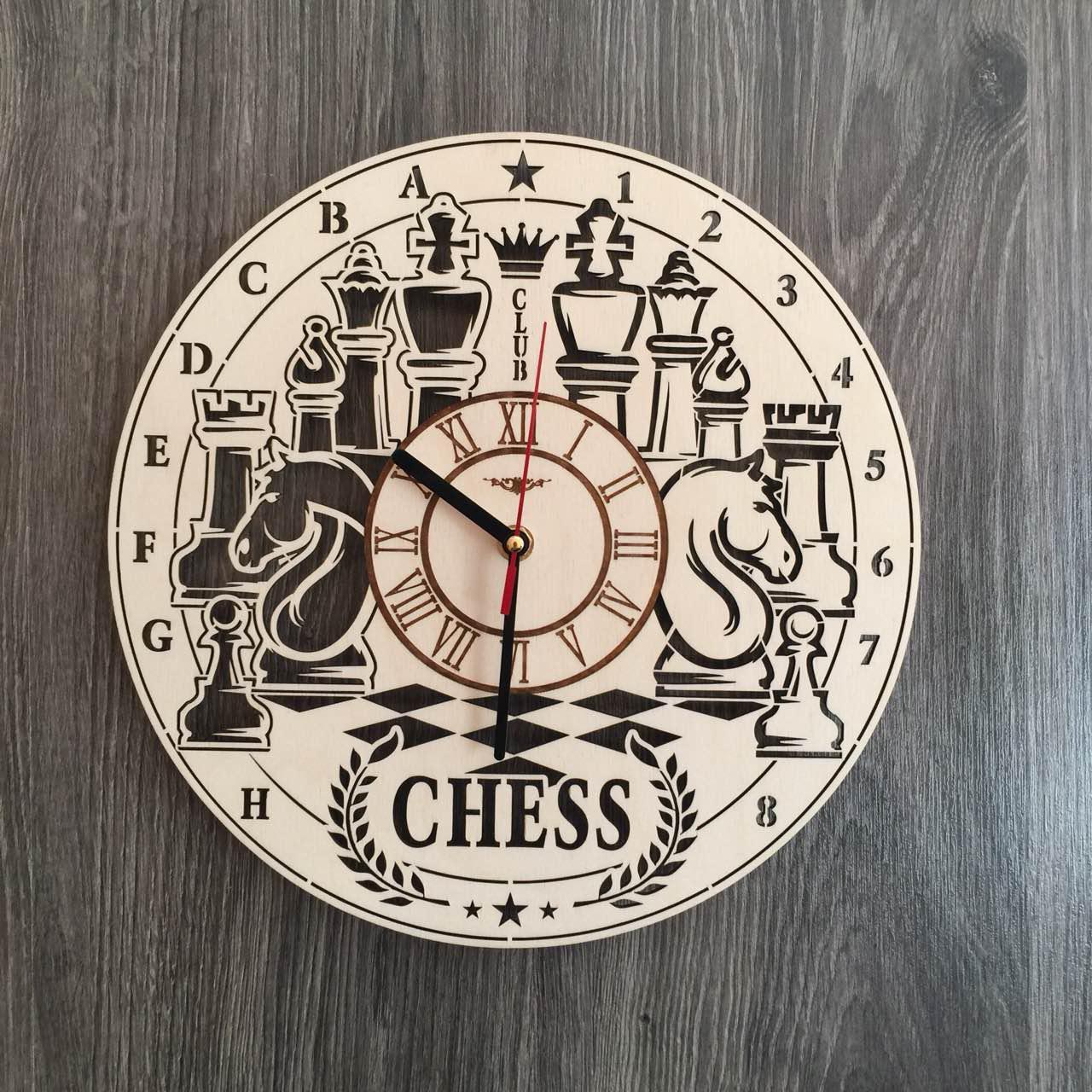 Количество циферблатов в шахматных часах. Часы в стиле шахмат. Шахматные часы на стену. Циферблат шахматных часов. Настенные деревянные часы с шахматами.