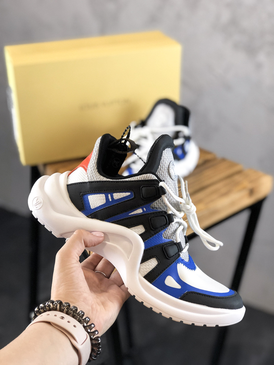 

Кроссовки Louis Vuitton Black Blue White 37