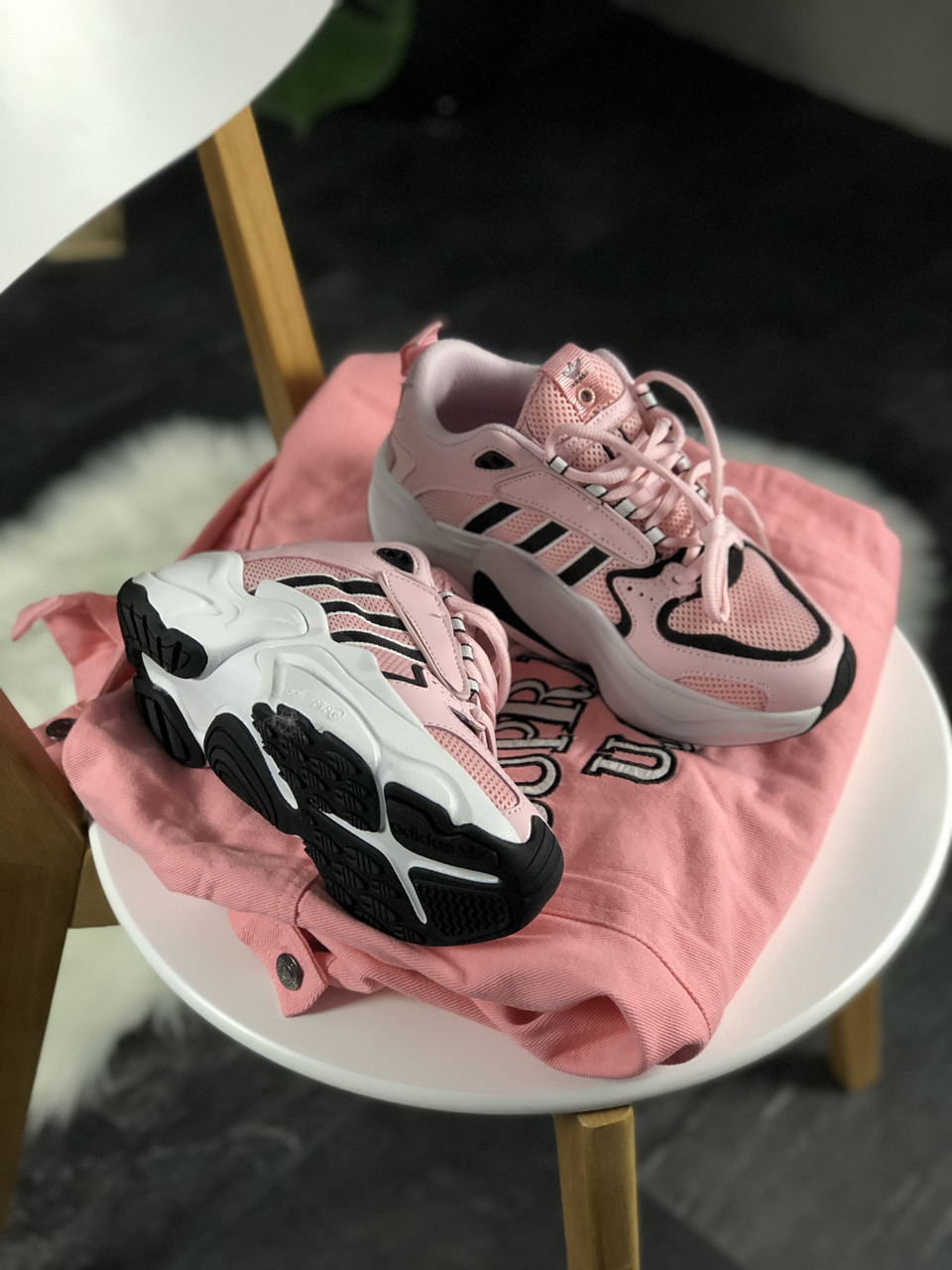 

Кроссовки Adidas x Naked Magmur Runner Pink White Black 37