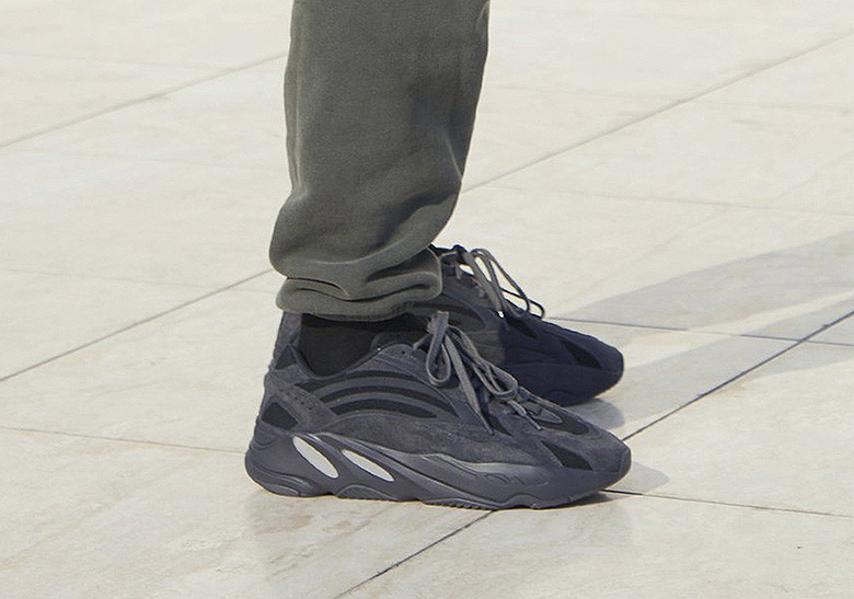 

Кроссовки Adidas X Kanye West yeezy 700 v2 black 44