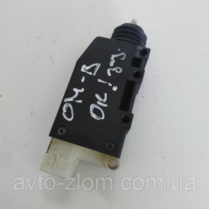 

Моторчик, привод центрального замка Opel Omega B, Опель Омега Б задний. 90493703.