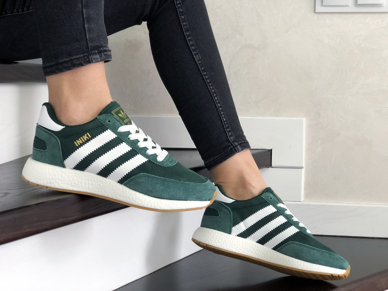 

Кросівки жіночі Adidas Iniki темно зелені з білим 39, Зелёный