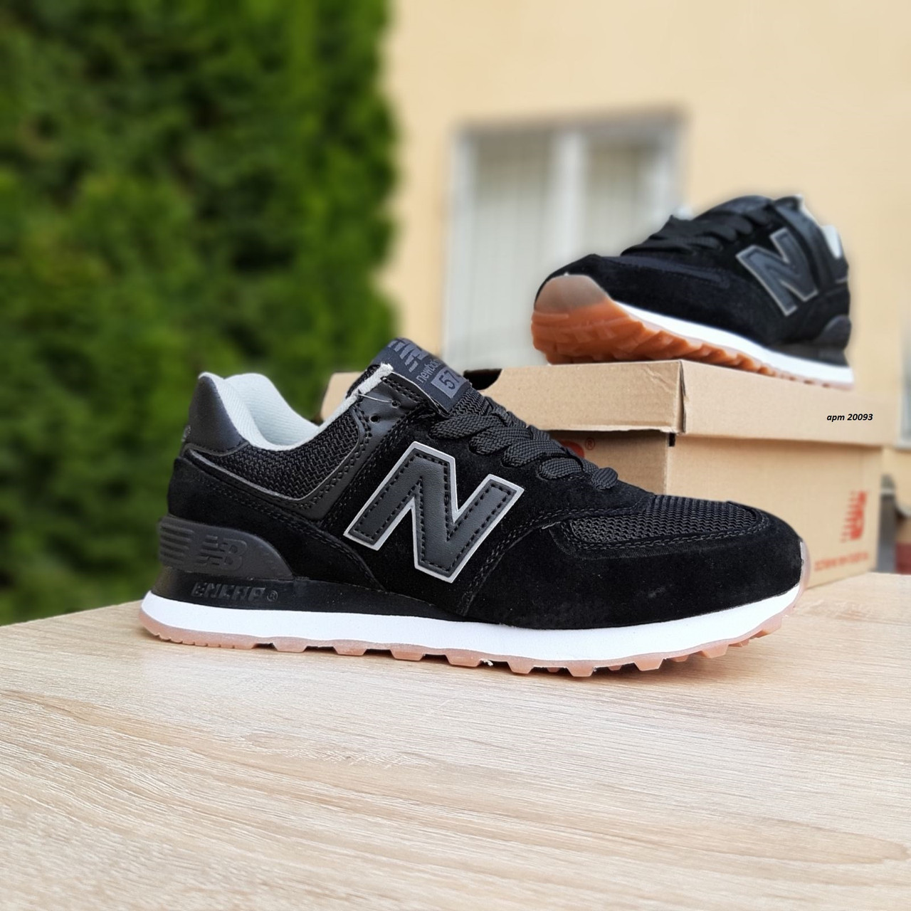 

Кроссовки женские New Balance 574 Чёрные на коричневой (Реплика), Красные