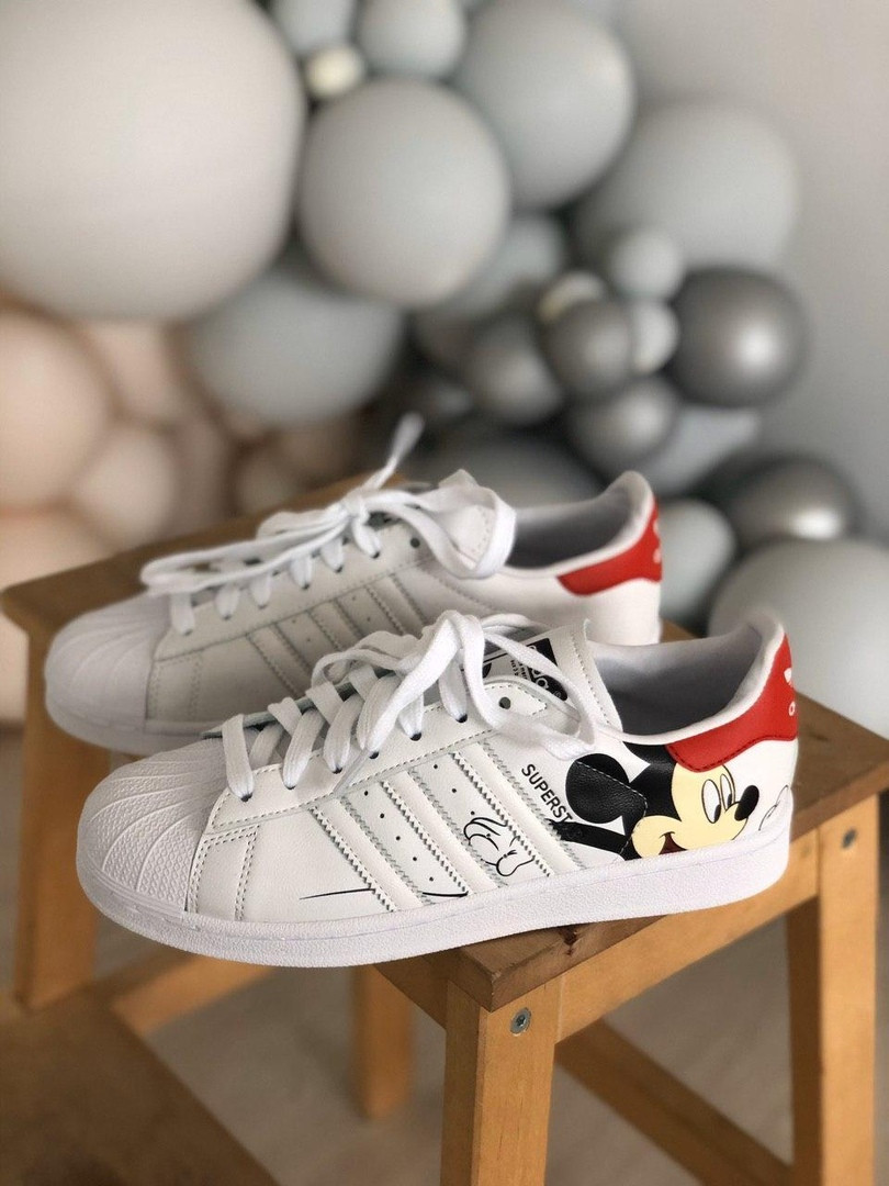 

Adidas SuperStar 'MICKEY MOUSE'