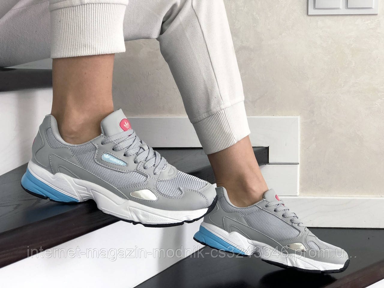 

Женские кроссовки Adidas Falcon (серо-белые) 9323, Серый