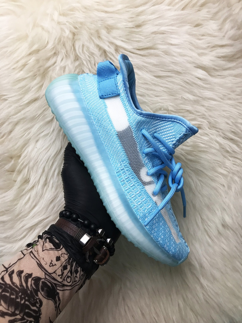 

Кроссовки Adidas Yeezy Boost 350 V2, кроссовки адидас изи буст 350 в2, кросівки Adidas Yeezy Boost 350 V2, Голубой