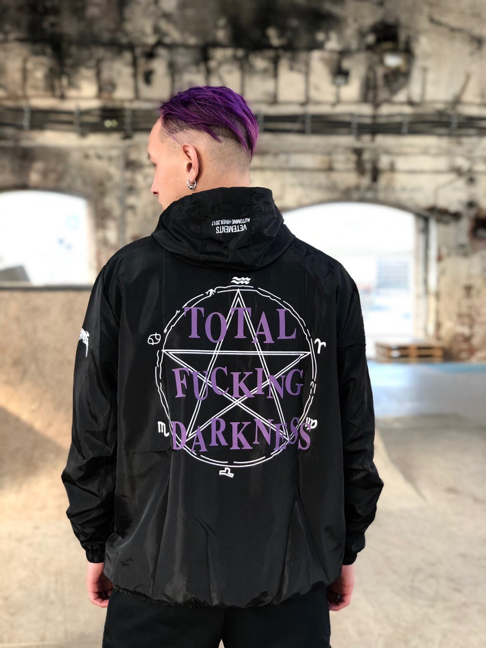 

Ветровка Vetements L