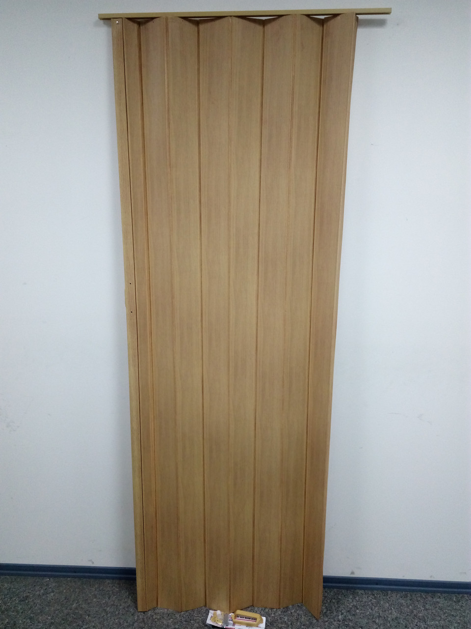 

Дверь-гармошка ширма Каштан 820х2030х0,6 мм №14 раздвижная межкомнатная пластиковая глухая, Разные цвета