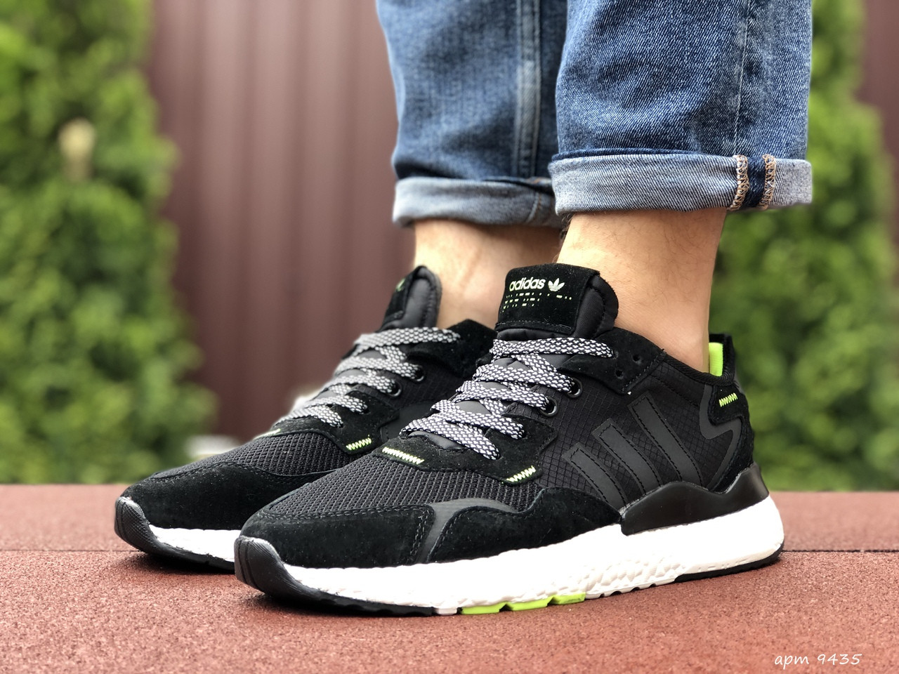 

Мужские кроссовки Adidas Nite Jogger Boost 3M черно белые с салатовым 42, Черно-белый