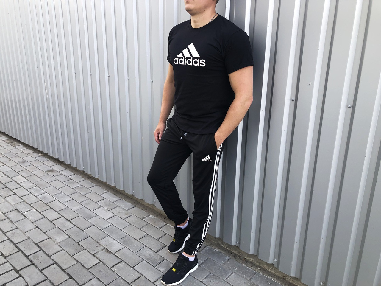 

Комплект мужской летний футболка+штаны лого Adidas черный (реплика)