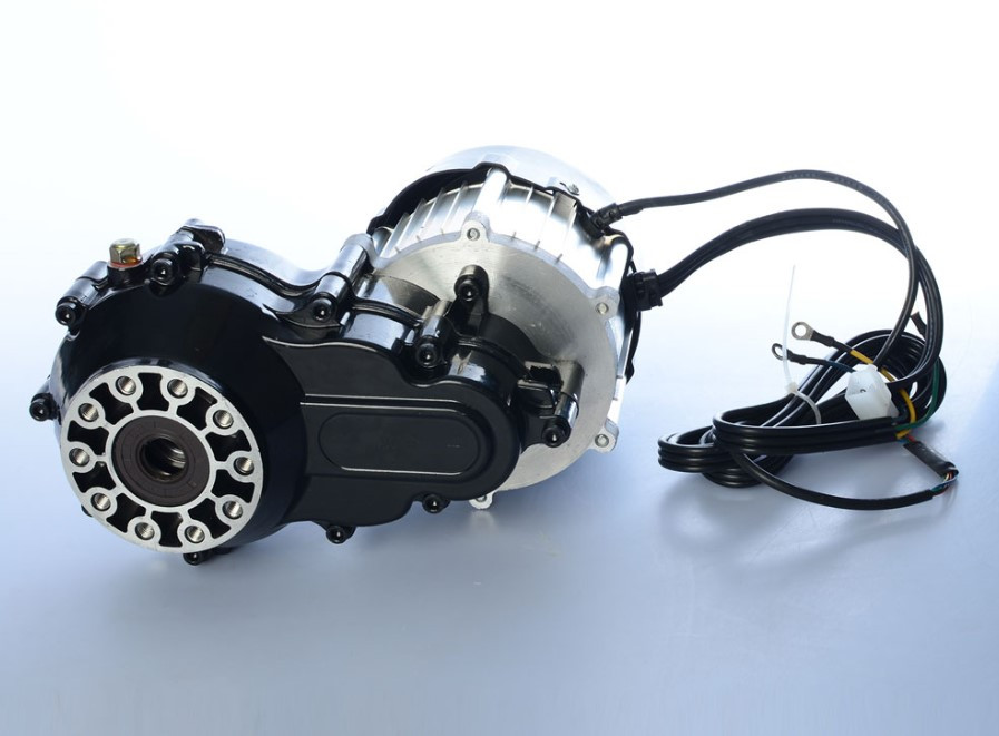 Редуктор и электродвигатель для электромобиля 12В (15000 об/мин) RS550