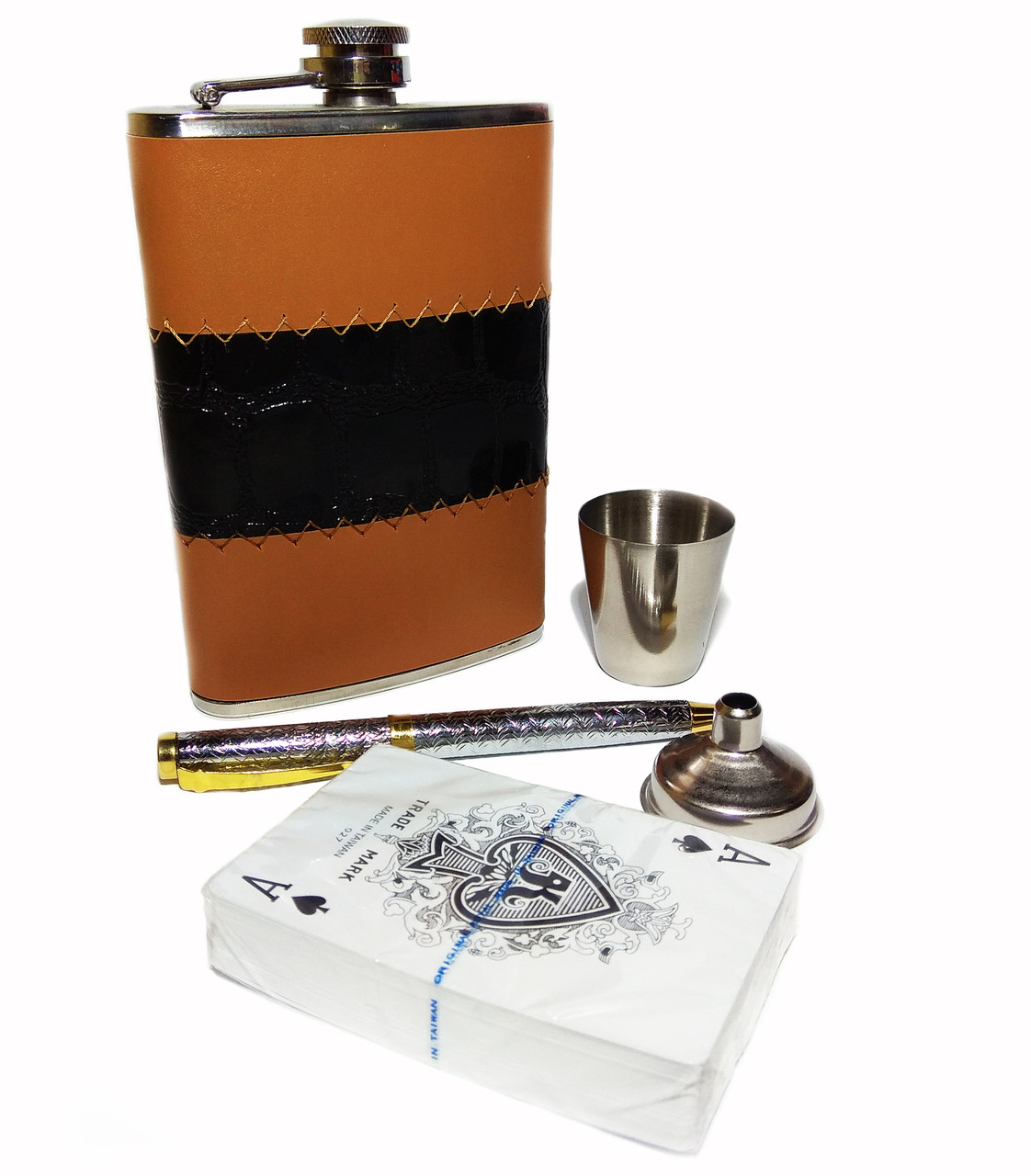 Эксклюзивная фляга кожаная, карты, ручка и стаканчик. 260 мл. FP17122