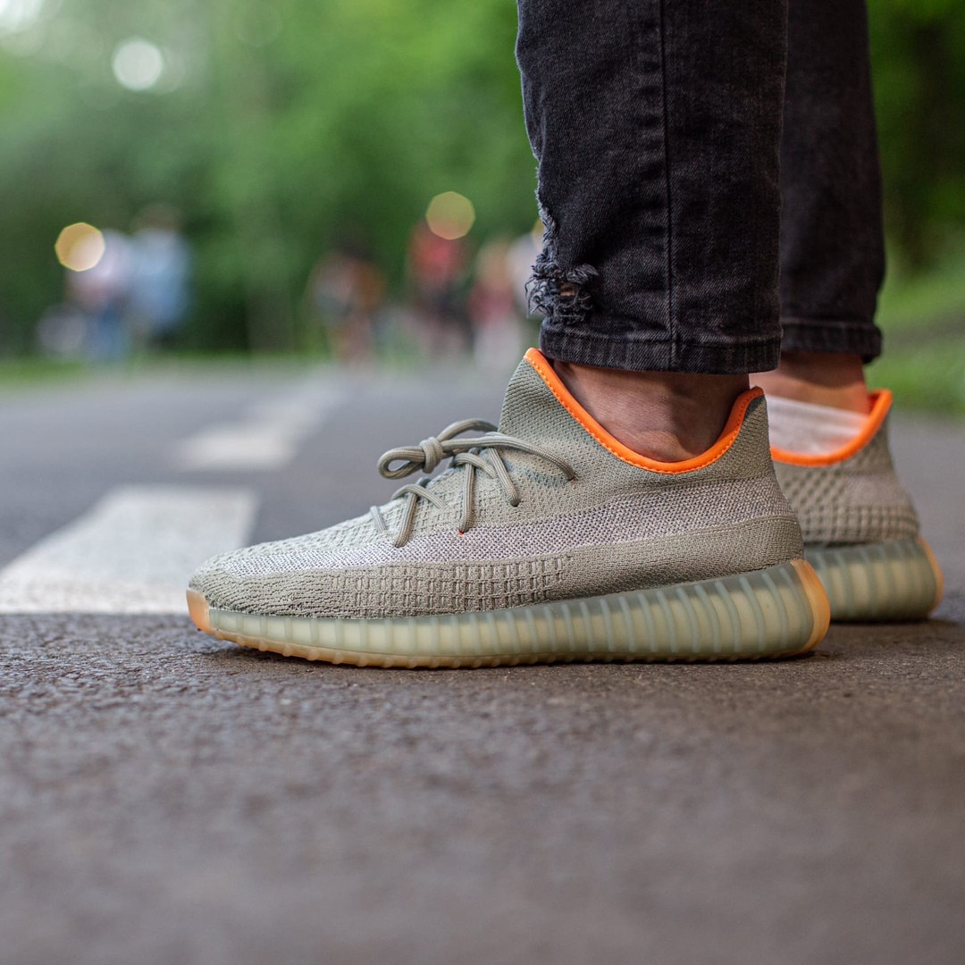 

Кроссовки мужские Adidas Yeezy 350 v2 серые, Адидас Изи Буст, рефлективная полоса, код IN-429 45