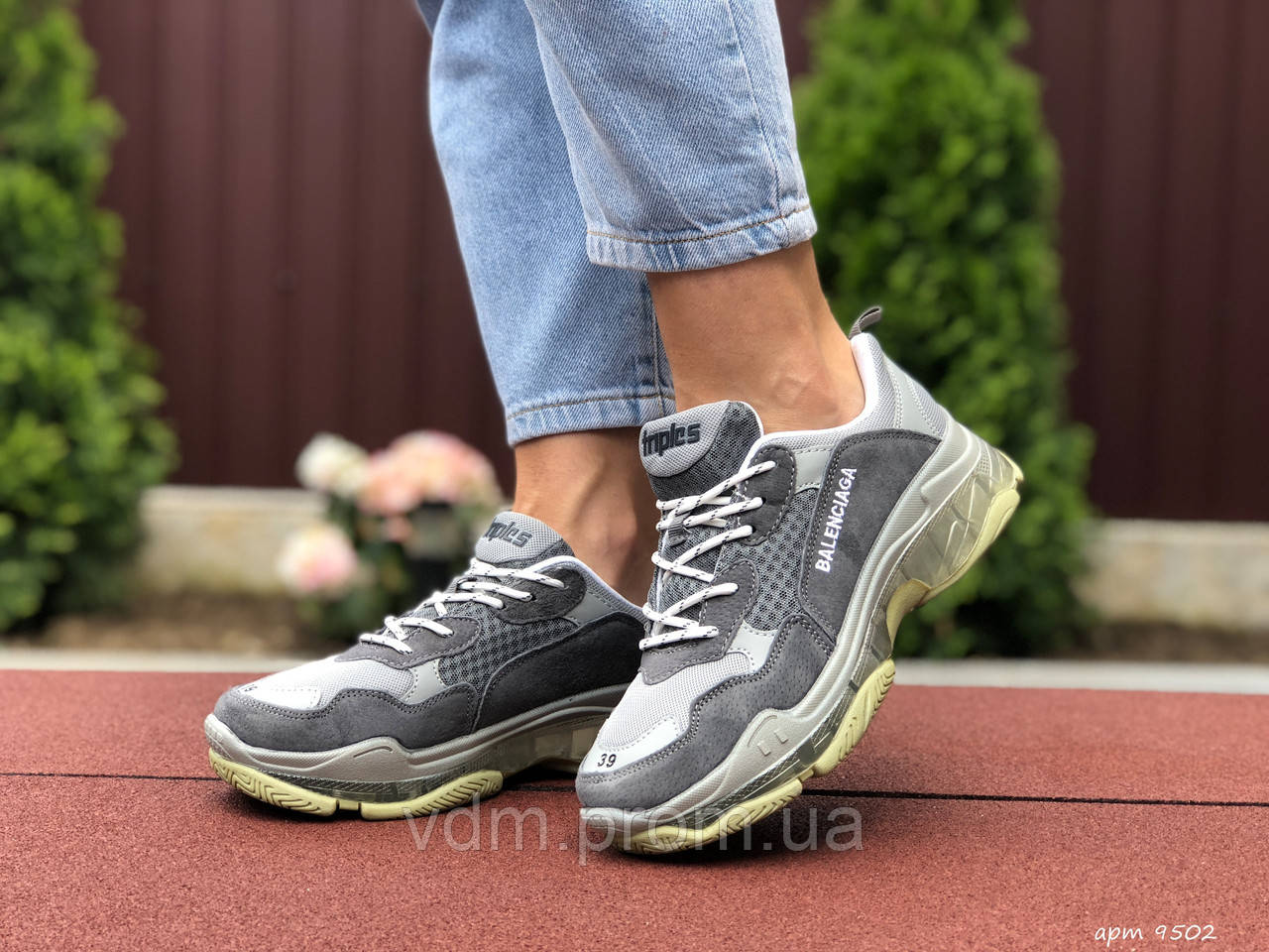 

Кроссовки женские Balenciaga в стиле Баленсиага, замша, код SD-9502. Серые 39, Бежевый