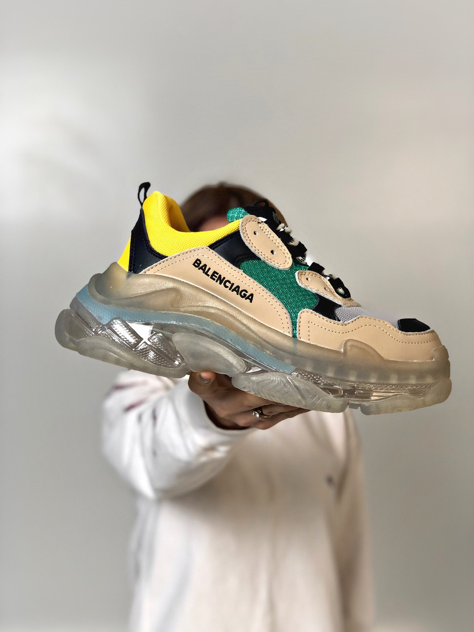 

Кроссовки мужские Balenciaga Triple S бежевые, Баленсиага. Натуральная замша, прошиты. код Z-1942