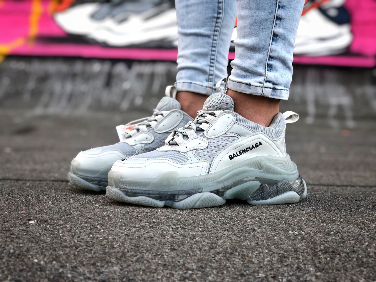 

Кроссовки Balenciaga Triple S женские, серые, в стиле Баленсиага, замша 100% прошиты, код Z-1944