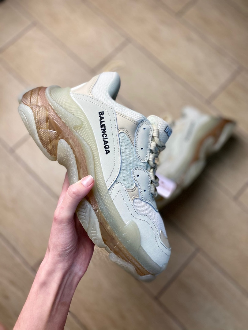 

Женские кроссовки Balenciaga Triple S (Баленсиага Трипл С), бежевые, код AD-1054 36