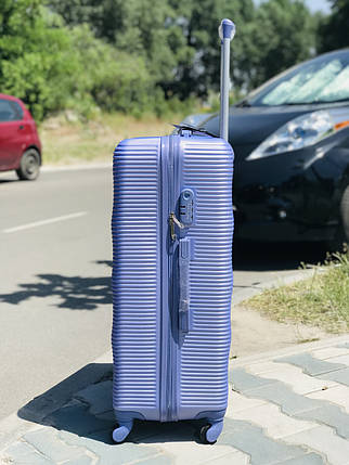 Великий пластиковий чемодан ліловий на 4-х колесах / Велика пластикова валіза, фото 2