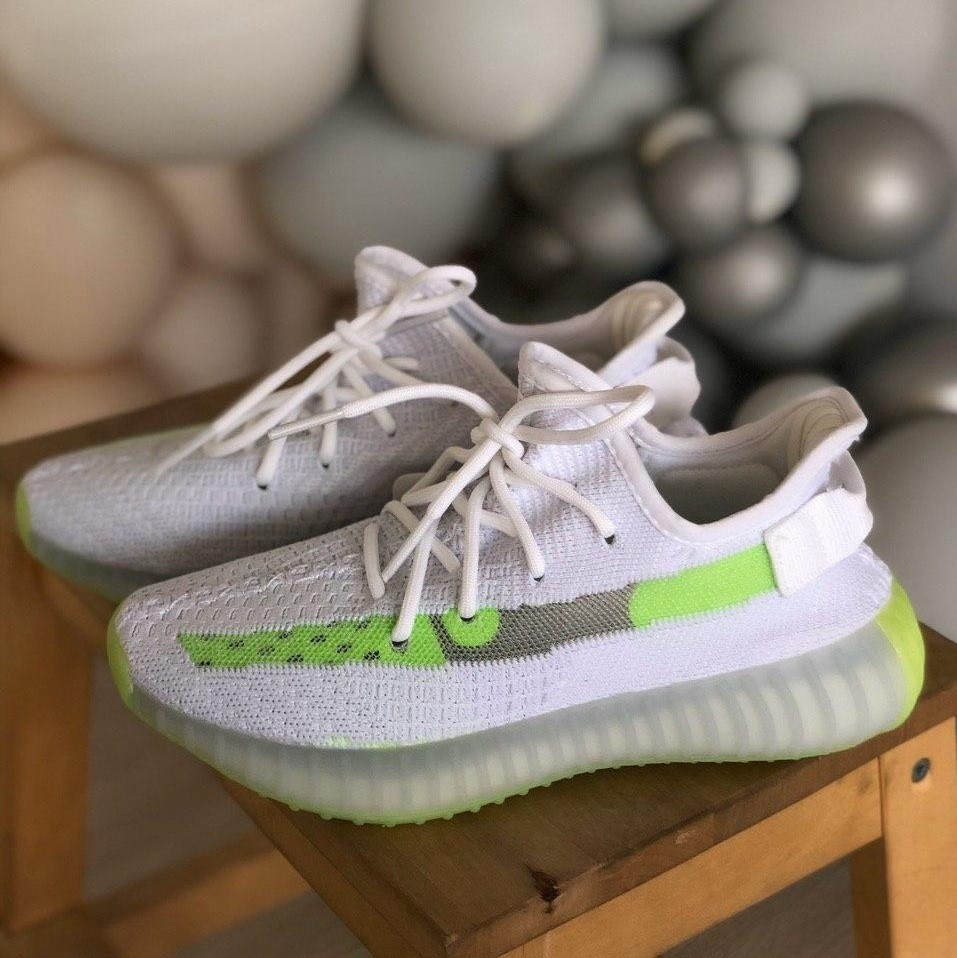 

Женские кроссовки Adidas Yeezy Boost 350 V2 White Green 1в1 как Оригинал! ТОП (ААА+), Белый