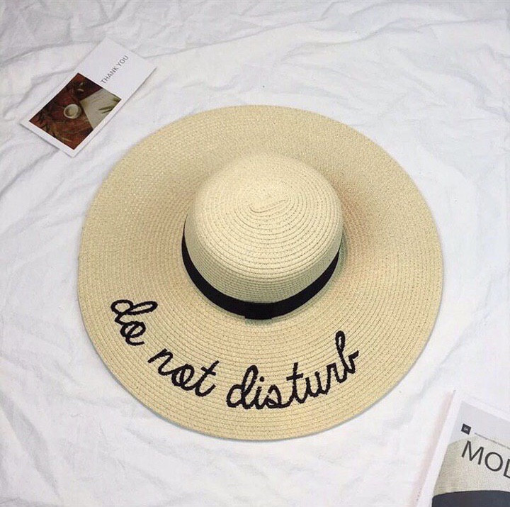 

Шляпа женская пляжная Do not disturb