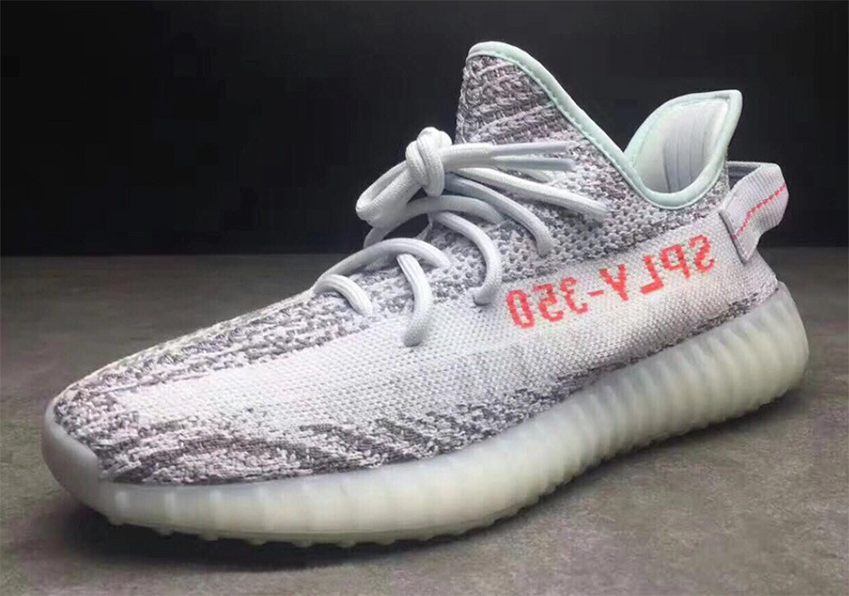 

Кроссовки Adidas Yeezy 350 V2 blue tint 39