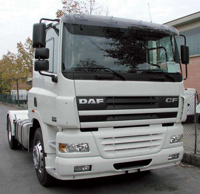 

Cтекло лобовое DAF 75-85