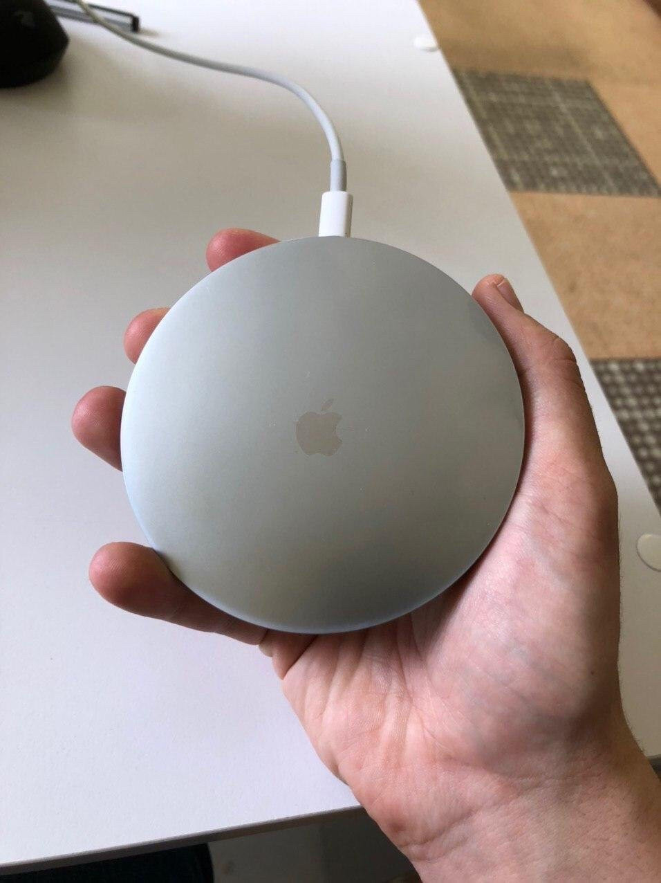 

Беспроводная зарядка Apple Wireless Charger