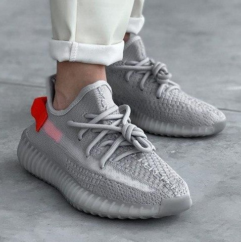 

Кроссовки Adidas Yeezy Boost 350 v2 Tail Light 1в1 как Оригинал! ТОП (ААА+) 38, Серый