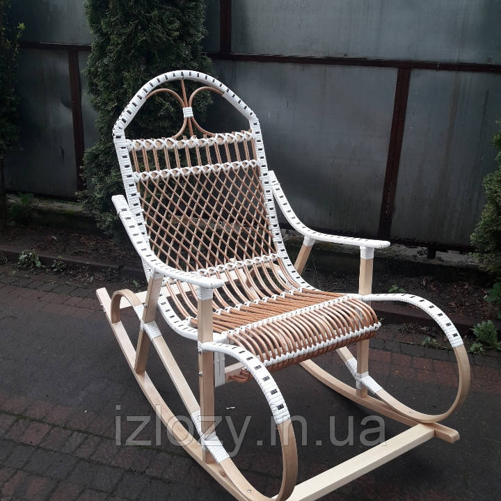 

Плетеное кресло-качалка из лозы "Буковое + ротанг" белого цвета