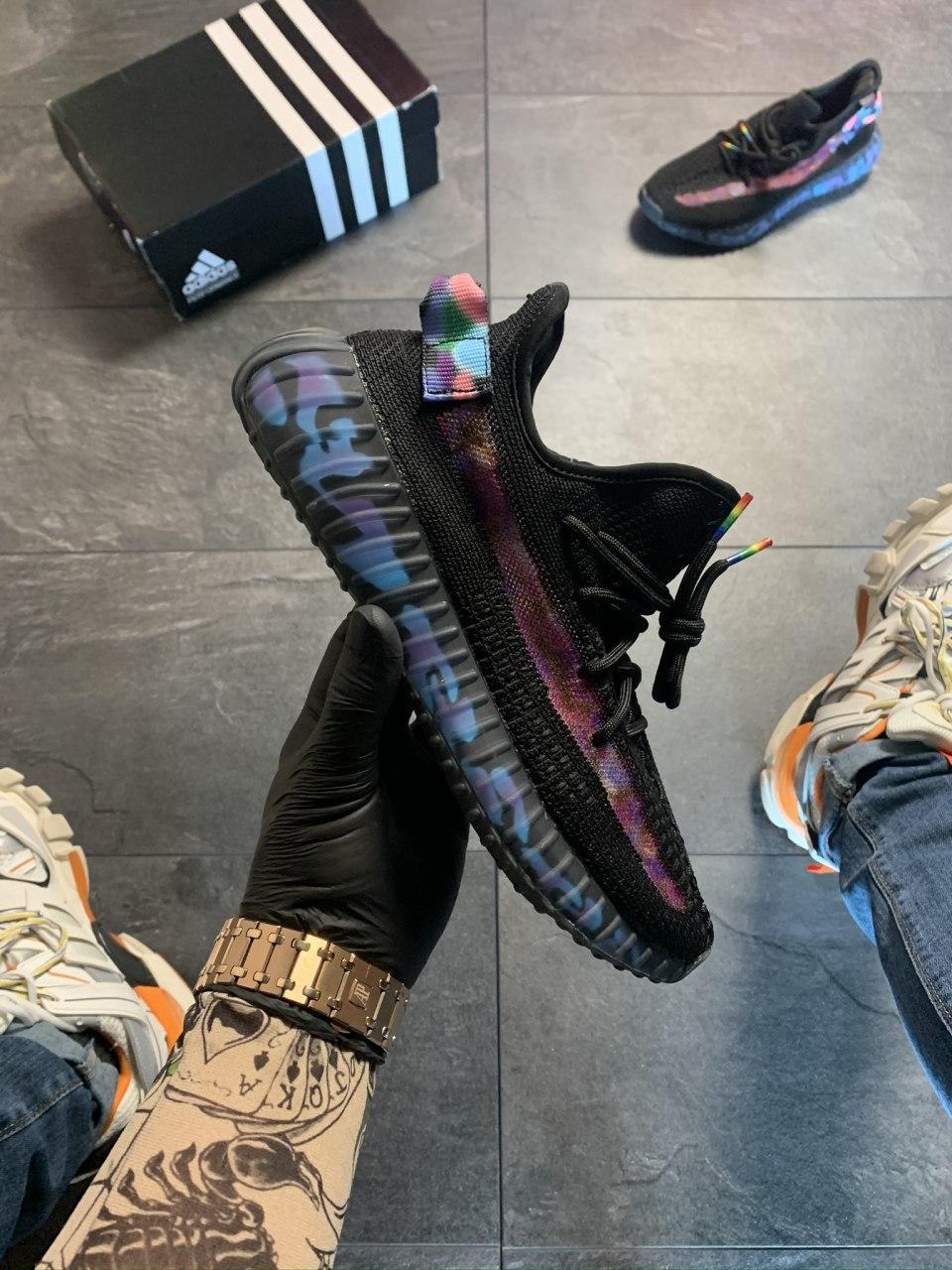 

Adidas Yeezy Boost 350 v2 Black Blue camo 42, Черные