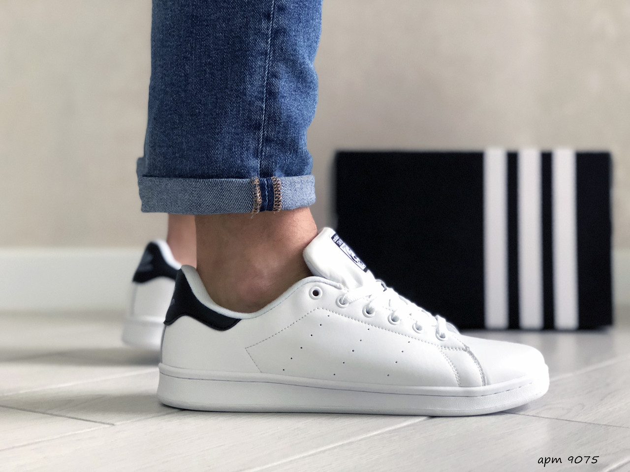 

Кросівки чоловічі в стилі Adidas Stan Smith білі із чорним