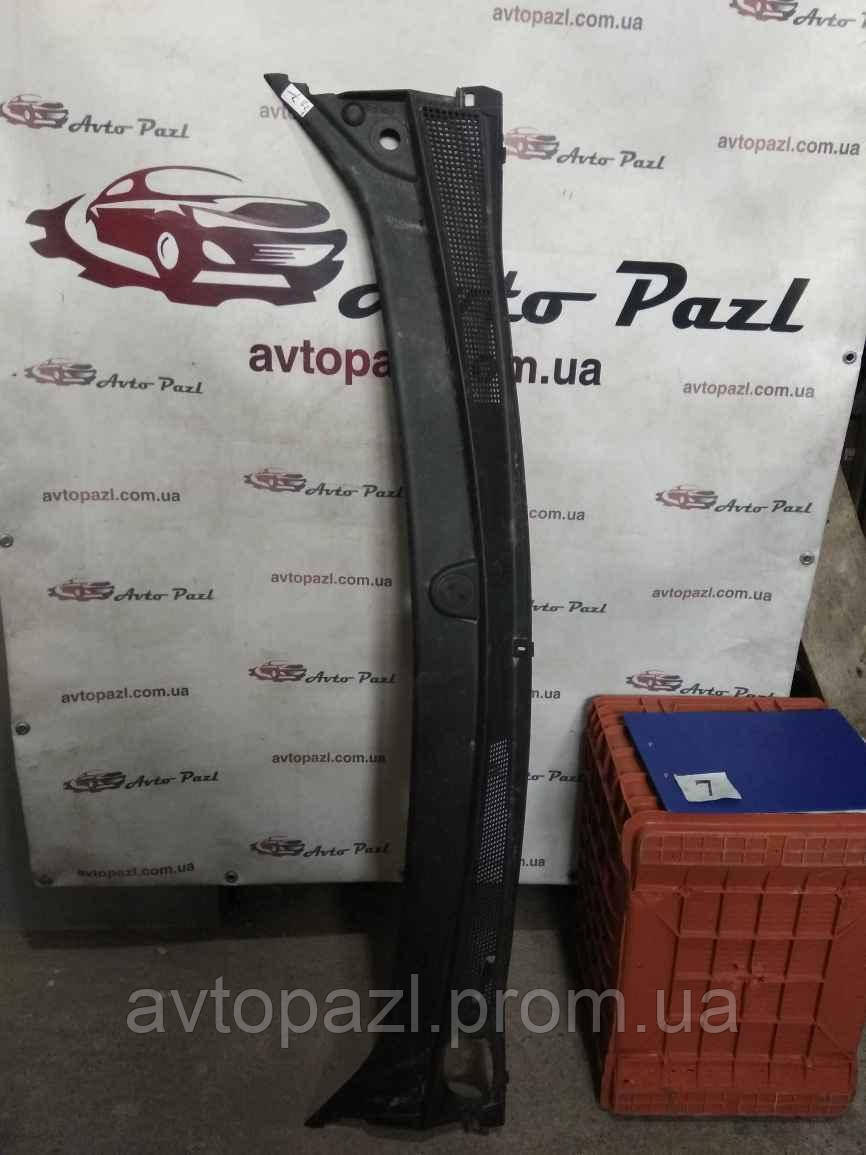 

ZB0007 668113292r Решетка воздухазаборник жабо Renault (RVI) Logan 13- www.avtopazl.com.ua