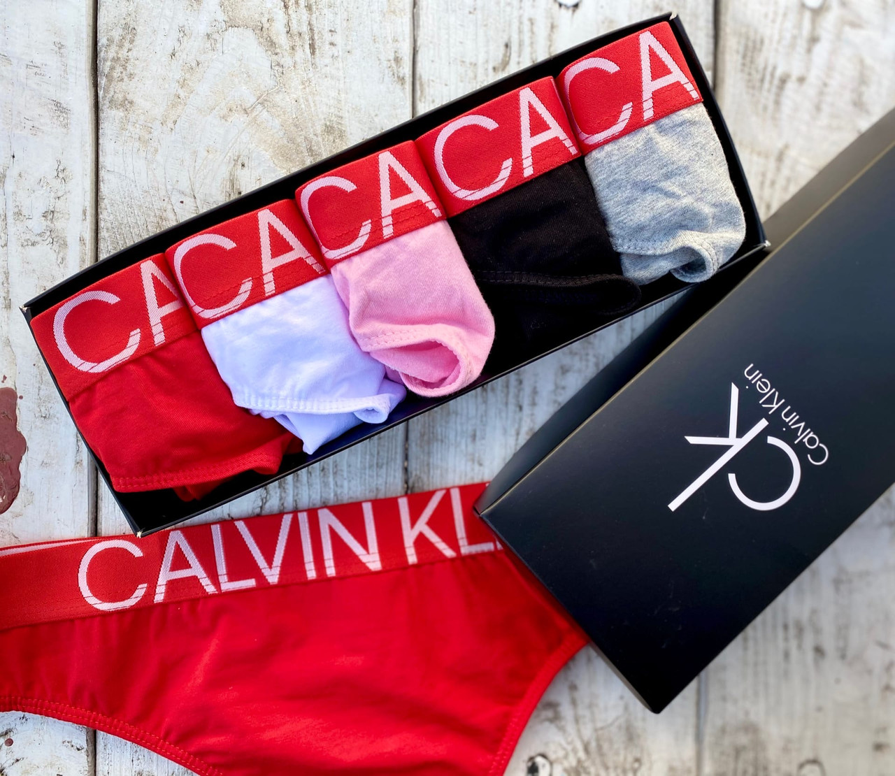 

Cтринги женские Calvin Klein, набор 5 шт. Материал: 93% хлопок, 7% эластан. Код KH-1219, Разные цвета