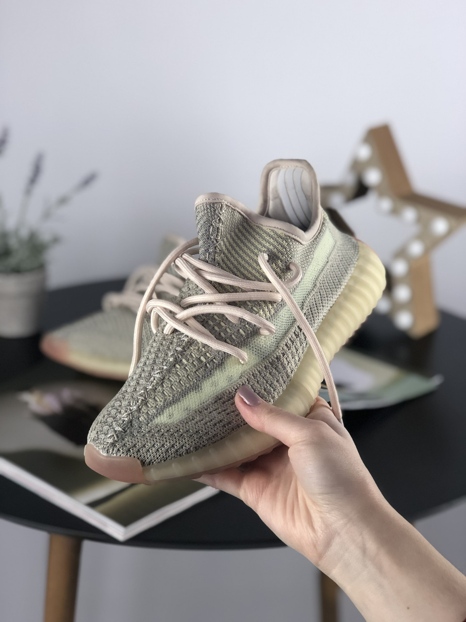 

Мужские Кроссовки Adidas Yeezy 350 V2 "Antlia" - "Серые Желтые" 36