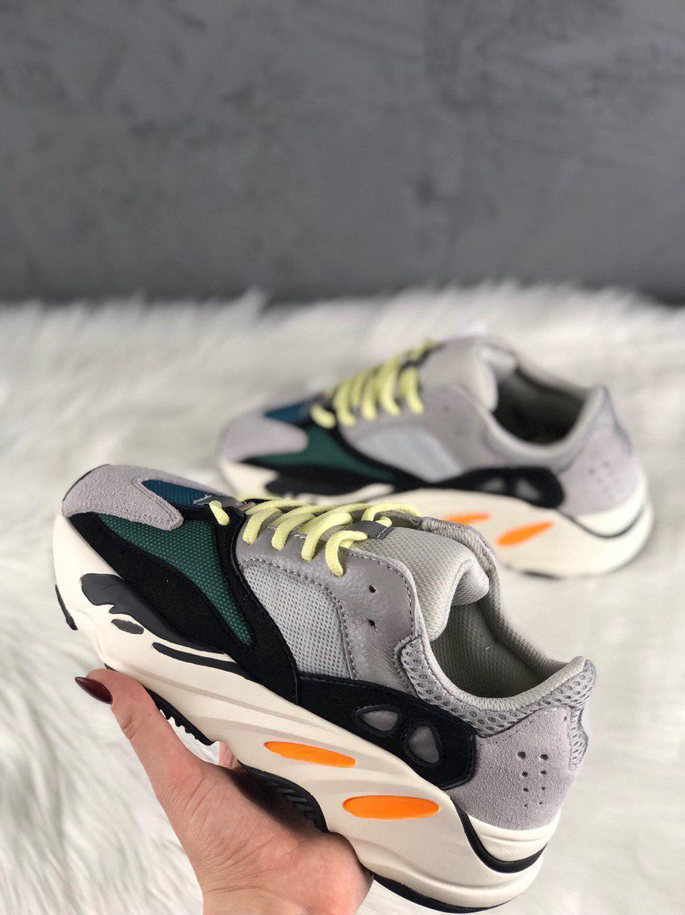 

Adidas Yeezy Boost Wave Runner 700 36, Серо-зелёный