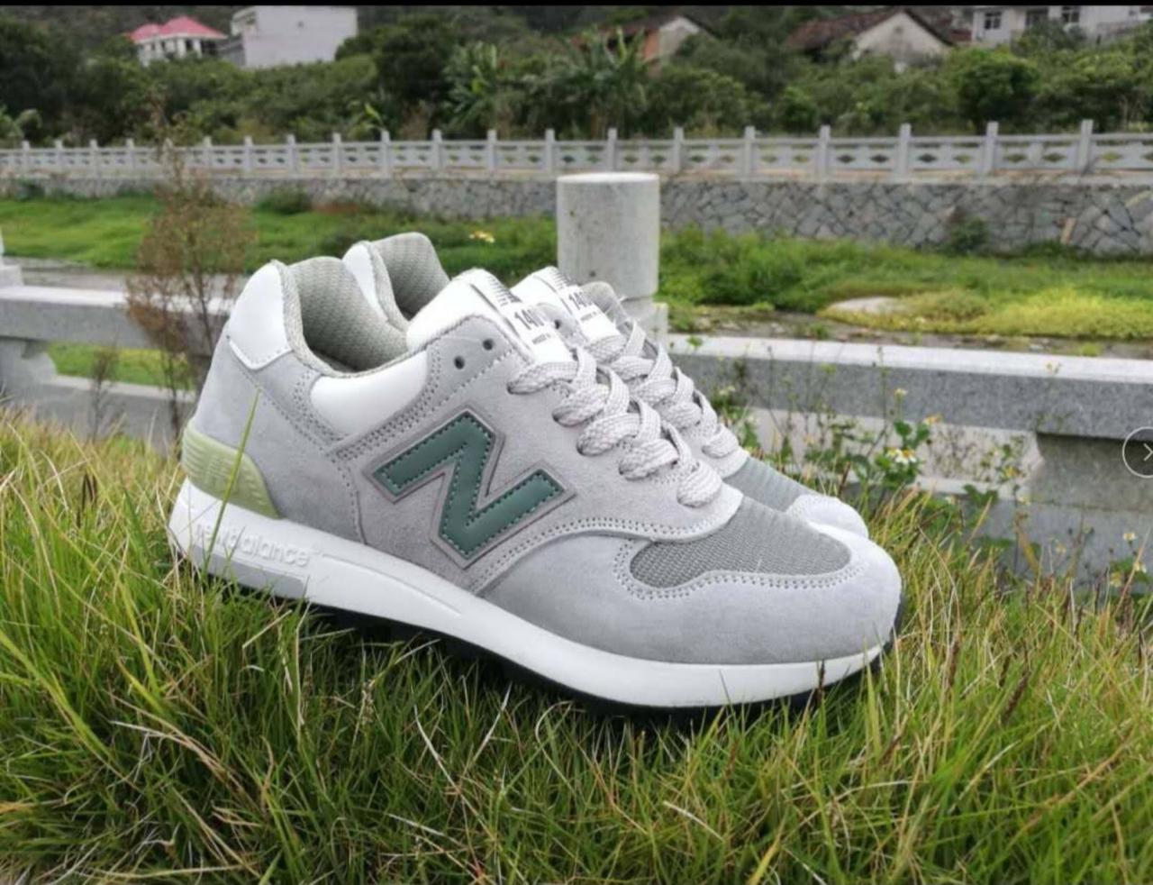 

Кроссовки женские New Balance 1400, Светло-серый