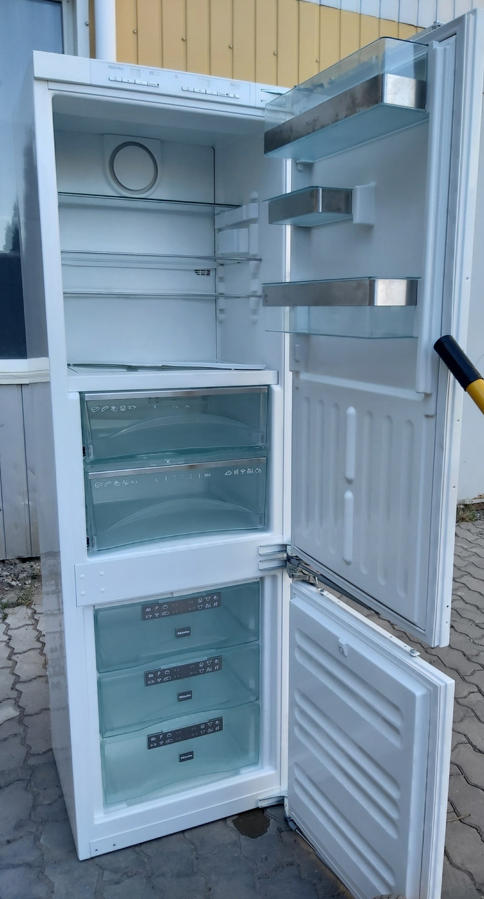 Встраиваемый холодильник Миле Miele KFN 9758 iD-3 No Frost зона свежес