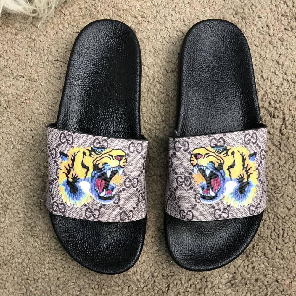 gucci gg supreme tiger slide sandal