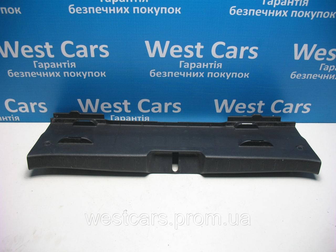 

Накладка порога багажника Toyota Yaris с 2006 по 2011