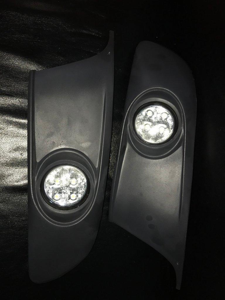 

Volkswagen Caddy 2010-2015 гг. Противотуманки LED