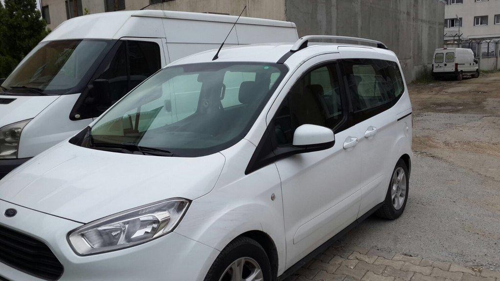 Ford Tourneo Courier серый