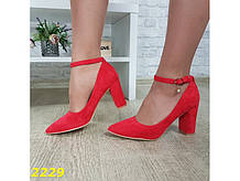 Туфлі 37,39 розміри човники червоні з ремінцем застібкою на широкому К2229