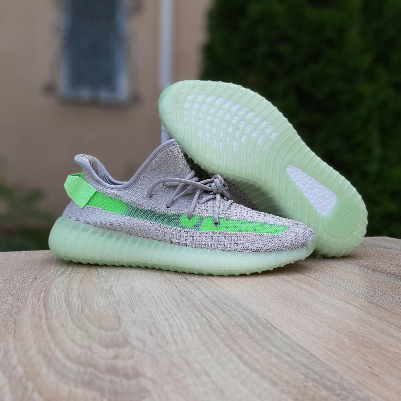 

Кроссовки женские Adidas Yeezy Boost 350 V2 серые с салатовым, АдиДас, дышащий материа, прошиты. Код OD-20183